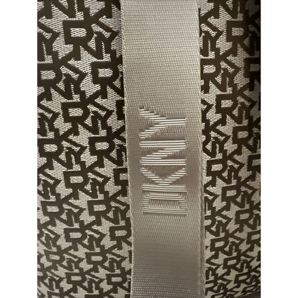 DKNY Carlita Large Backpack Brown/Beige Signature Jacquard W/Gold Hardware - Picture 5 of 11